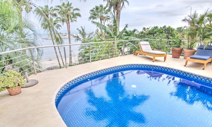 La Cruz de Huanacaxtle House | Casa Colibri - Private Beachfront Oasis