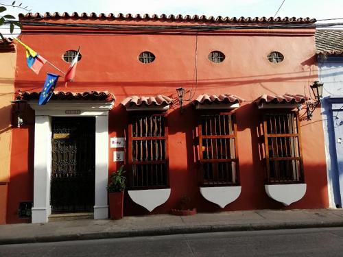 Cartagena Walled City Bed & Breakfast | Casa Colonial Serrezuela