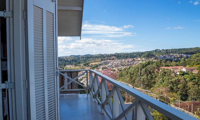 Vila Albertina House | Casa com lareira, Wi-Fi e varanda com vista