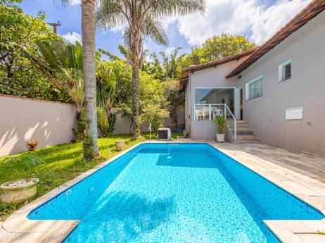 Independencia House | Casa com Piscina, Churrasqueira e Quartos amplos