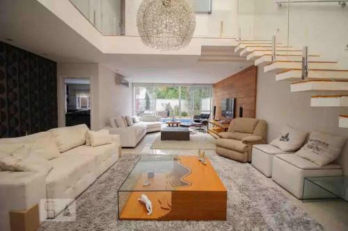 Sao Paulo House | Casa com Piscina a 5 minutos Marginal tiete