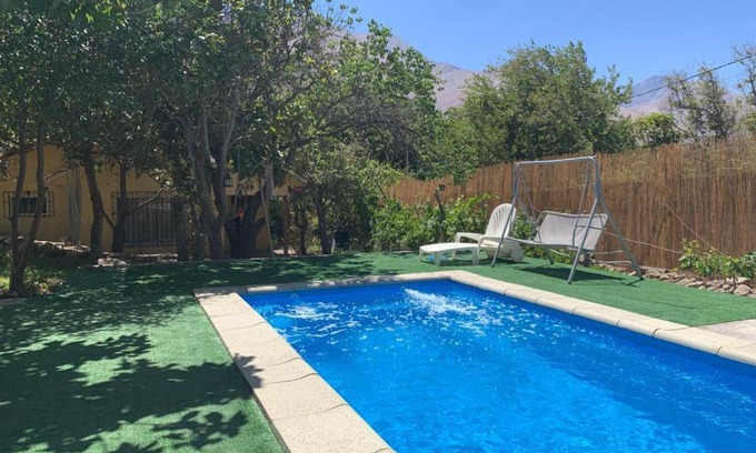 Vicuna House | Casa Comoda en Valle del Elqui con piscina y tinaja