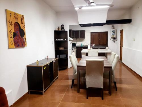 Santiago del Estero House | Casa con garaje sobre avenida