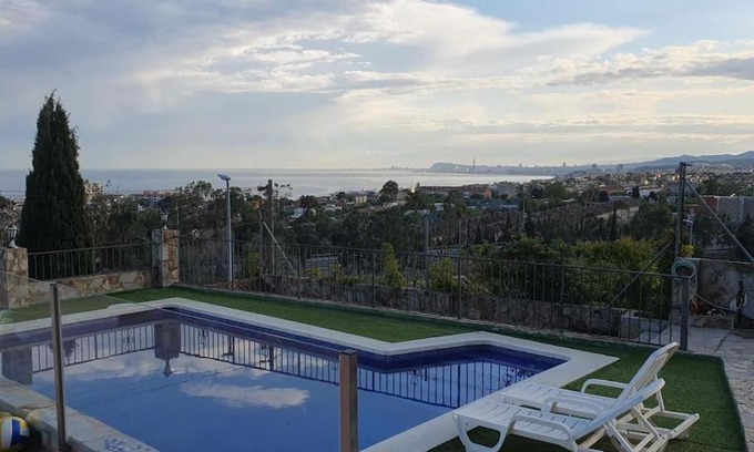 Barcelona House | Casa con gran jardín y unas preciosas vistas