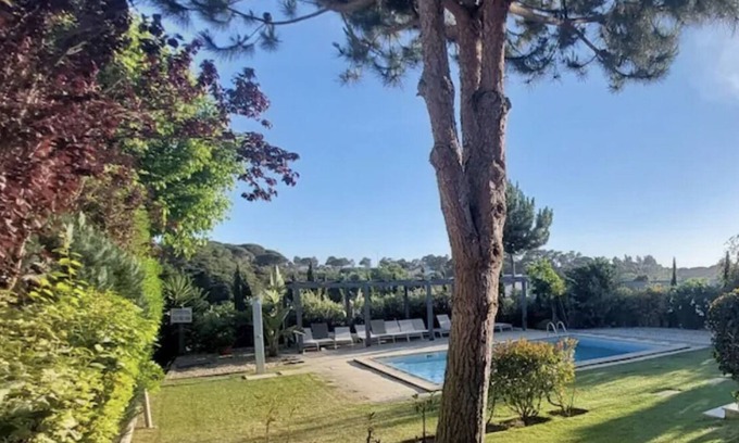 Alfarim Villa | Casa confortavel e moderna entre o campo e a praia.