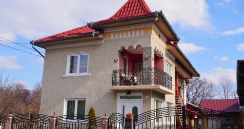 Calimanesti House | Casa Coralis
