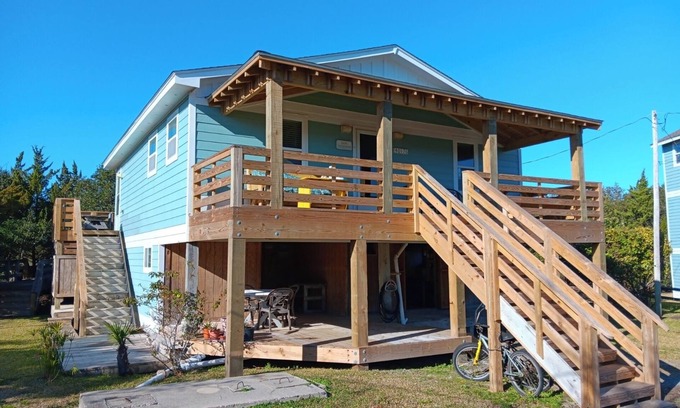Avon House | Casa Creekside w/hot tub and bikes!