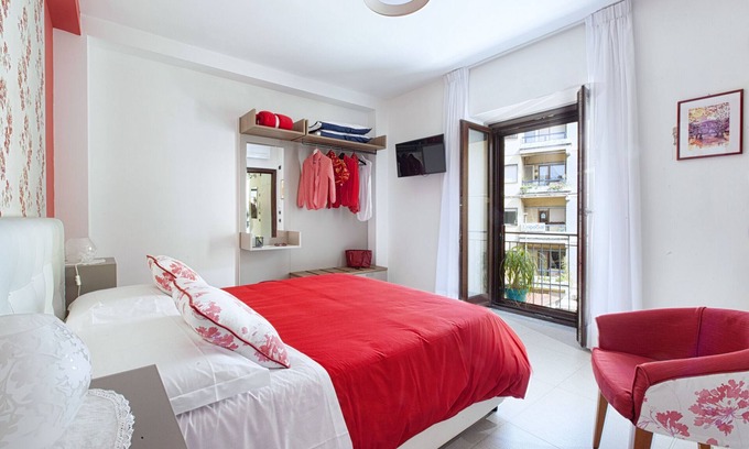 Sorrento City Centre Apartment | Casa Cristina: yellow apartment