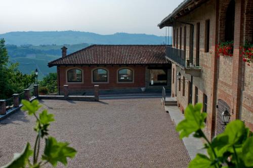 Serralunga d'Alba Apartment | Casa Cucco