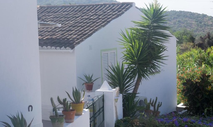 Barranco de Sao Miguel House | Casa Da Cabeça