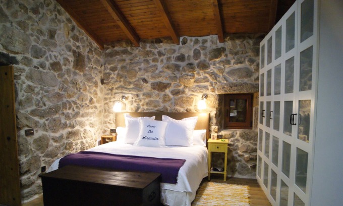 A Caniza Cottage | CASA DA MIRANDA for 2-4 people, children free.