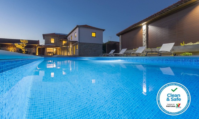 Vila do Conde Villa | Casa da Visa - Heat pool from May to October