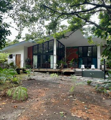 Naranjito House | Casa de Bosque con Piscina