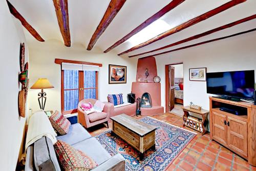 Historic Eastside Apartment | Casa De Lorena