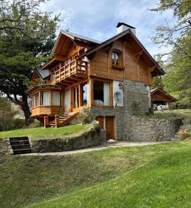San Carlos de Bariloche Ski Chalet | CASA de MONTAÑA CON VISTA AL LAGO