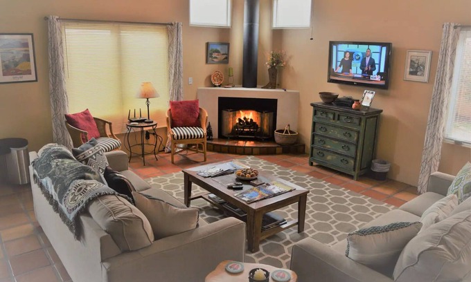 Taos House | Casa de Sierra in Taos