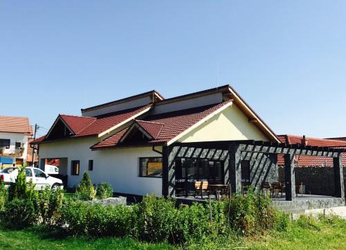 Baia de Fier House | Casa De Sub Piatra