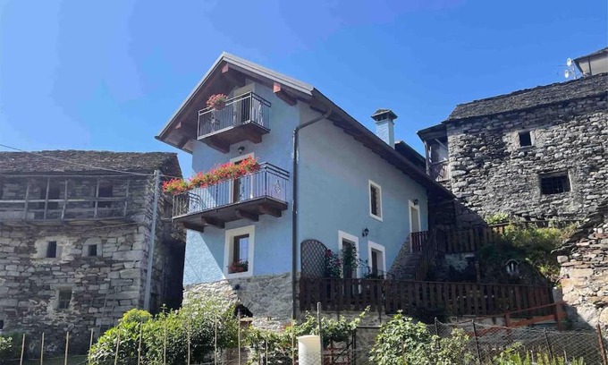 Montescheno House | CASA DEL CIOS calda e intima casetta immersa nel verde delle montagne