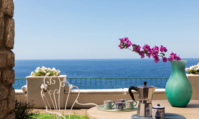 Positano City Centre House | Casa dell'Ammiraglio. charming villa in the heart of Positano. with sea view