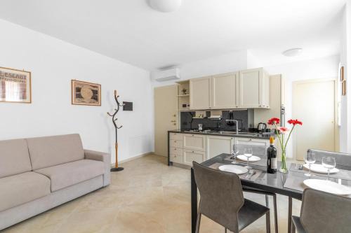 Montichiari Apartment | Casa della Regina, near Lake Garda
