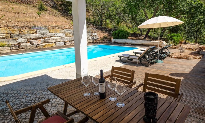 Fonte do Bispo House | Casa do Burrinho - A Charming 2 Bedroom Hill Top house with Private Pool