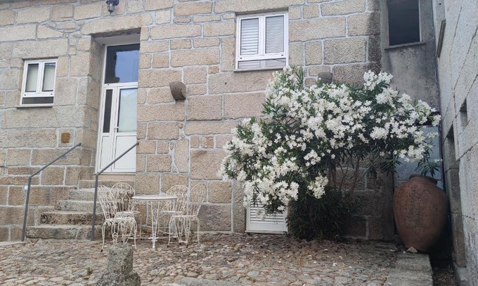 Meada Villa | Casa do Sobrado ByAlta