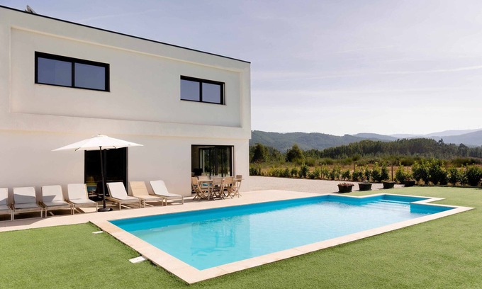 Britelo House | Casa dos Mirtilos Draper T6