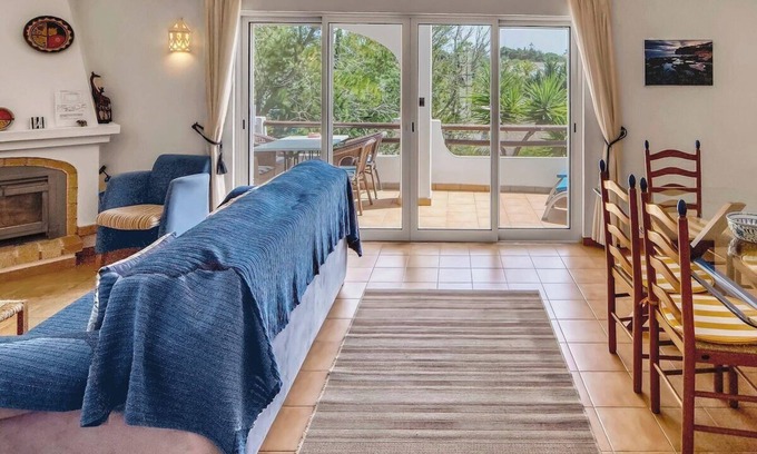 Areias Dos Moinhos Ski Chalet | Casa dos Sonhos - Cheerful 2-bedroom townhouse with shared pool