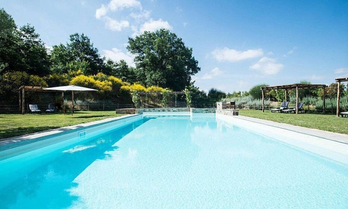 Trequanda House | Casa Dracena A: A welcoming apartment situated in the heart of the Tuscan countryside, with Free WI-FI.