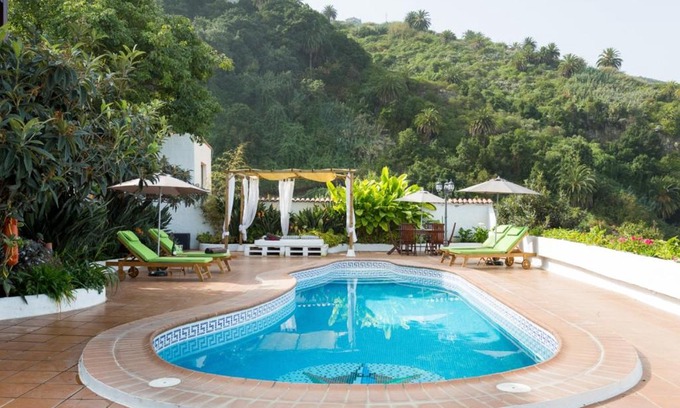 El Guincho Villa | Casa el Mirlo: Paraíso rural con piscina y hermosos jardines en Icod de los Vinos, Tenerife - ES-279-20
