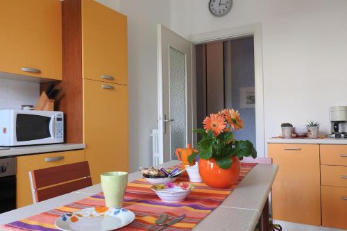 Intra Apartment | CASA ELISA Ottima posizione e parcheggio gratuito