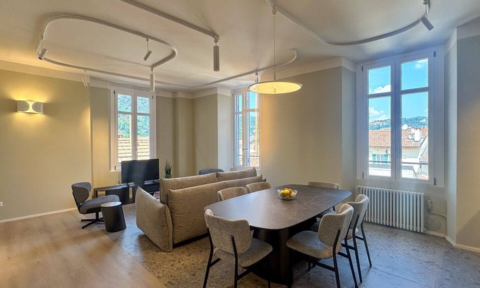 Como City Centre Apartment | Casa Elysium-Quiet/Bright/Centrally Located