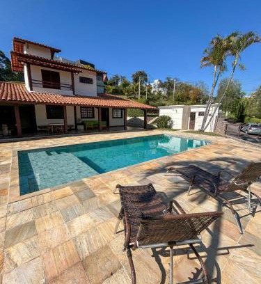 Capitolio House | Casa em Escarpas do Lago