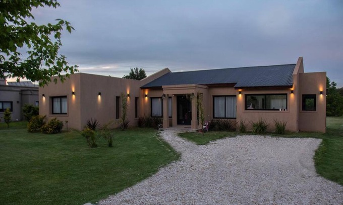 General Rodriguez House | Casa en Club de campo