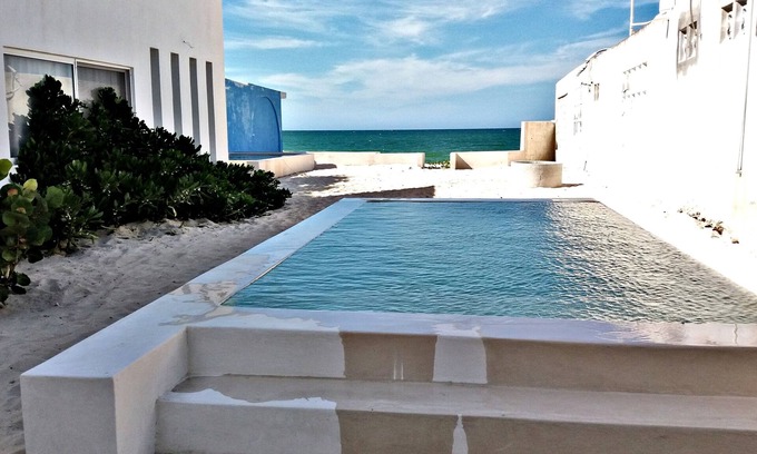 Chelem House | CASA FLAMINGO OCEAN FRONT