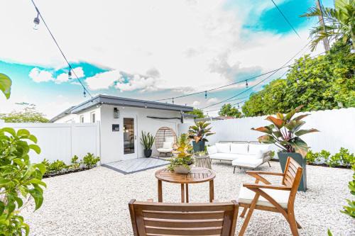 Miami Shores Apartment | Casa Fortim Studio + private + large patio