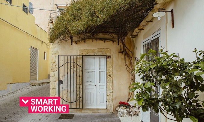 Noto Historic Centre Apartment | Casa Gelsomino by Wonderful Italy