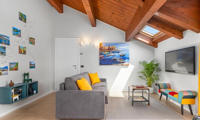 Bregnano Apartment | Casa Gialla 7a, New Apartment Milano&Como