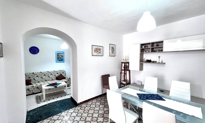 Carloforte Apartment | Casa GIOIA nel cuore di Carloforte; Wifi e AC