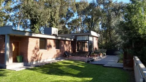 Bosque Peralta Ramos House | Casa Huarpes