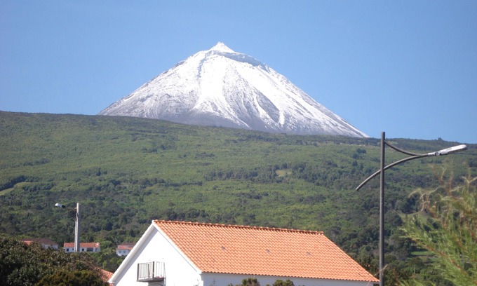 Sao Roque do Pico House | Casa Ilha do Pico - Free Wi-Fi, 200m from natural pools and 50m from the sea