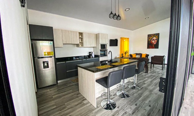 Cahuita House | Casa Iris