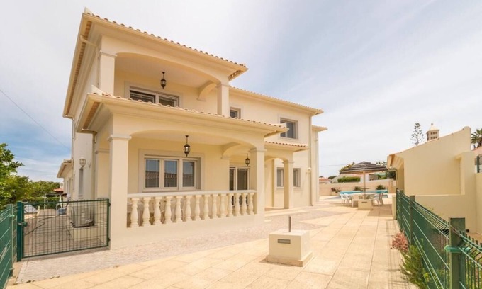 Vale de Parra House | Casa James - 5 bedroom, 6 bath Sleeps 10 - Modern Spacious Villa - Vale de Parra
