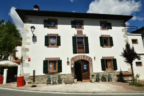 Valcarlos Apartment | Casa karrikaburu