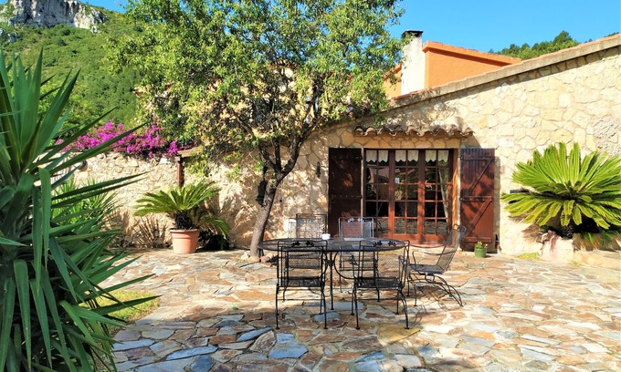 Pratdip House | Casa la Coma country house in the Sierra de Llaberia