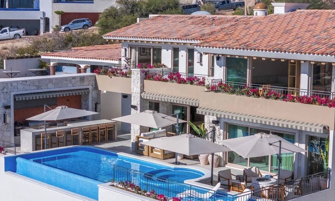 Centro House | Casa La Maraca | 12BR - SPA, Staff & Sushi Bar