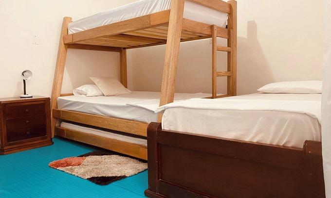 La America Apartment | CASA LAURA (suitable for a group of family or friends) LARGE, LUMINOUS AND WINDY