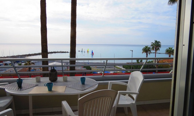 Ventimiglia Apartment | Casa Lea - one bedroom apartment with terrace overlooking the sea