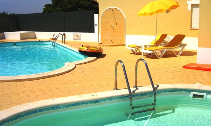 Monte Raposo Cottage | Casa Lima Reis - Quiet villa for 10 people