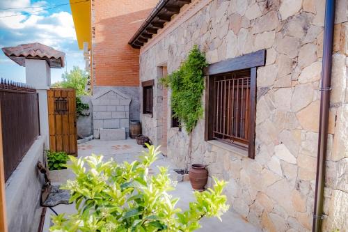 Sotillo de la Adrada House | Casa Los 5 Caños